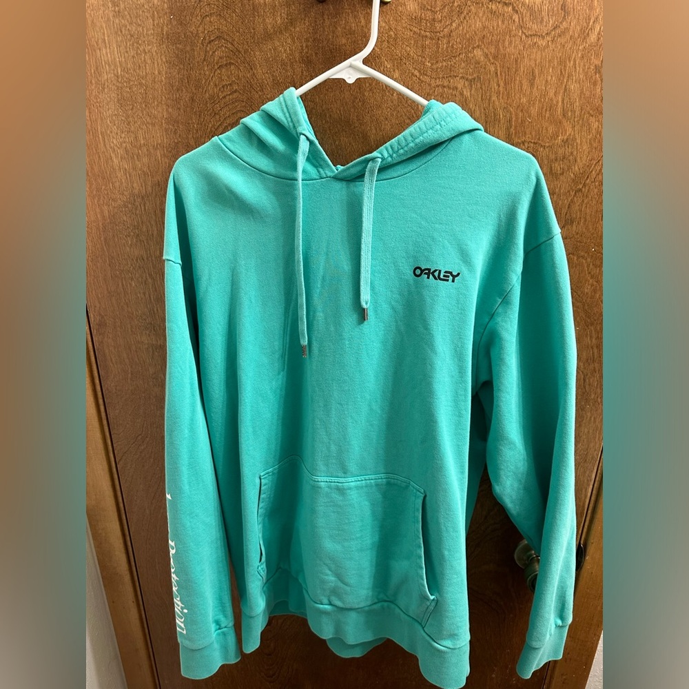 Men’s Oakley Sweat shirt. XL